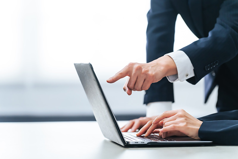 出展可否の審査